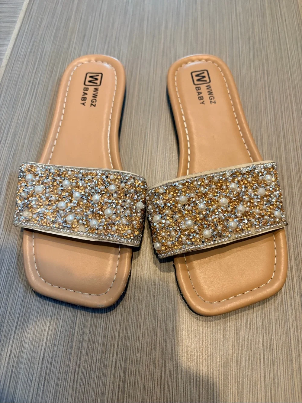 Girls size 35 sparkle gold and pearl slides